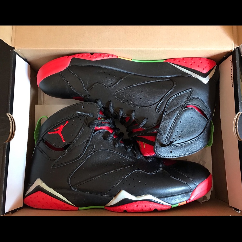 AIR JORDAN VII (SIZE 10.5)